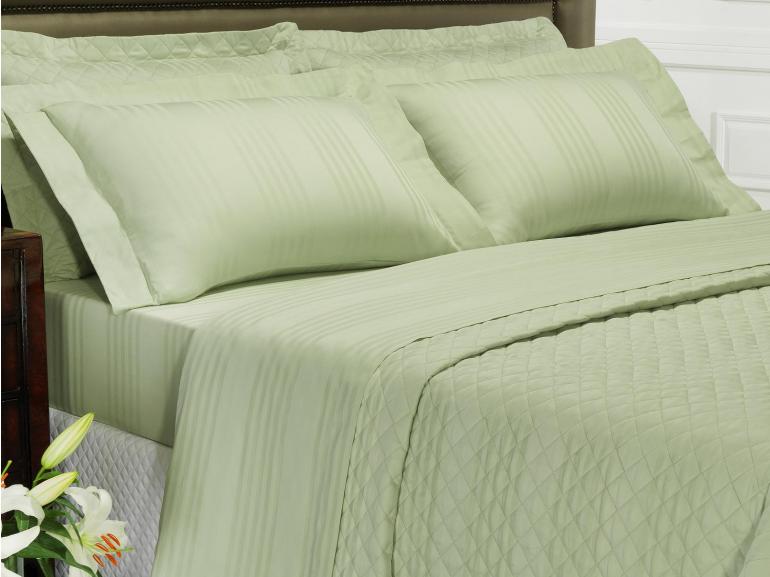 Kit: 1 Cobre-leito Casal + 2 porta-travesseiros Cetim 300 fios - Anafi Verde Celadon - Dui Design