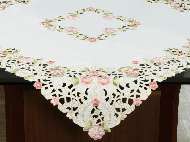 Centro de Mesa Quadrado com Bordado Richelieu 85x85cm - Anelise Branco e Rosa - Dui Design