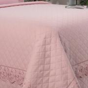 Kit: 1 Cobre-leito Queen + 2 Porta-travesseiros Microfibra Toque Acetinado com Bordado Ingls - Annecy Rosa Vintage - Dui Design