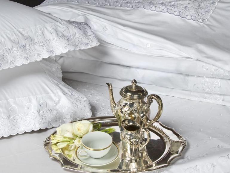 Jogo de Cama Queen Percal 200 fios 100% Algodo com Bordado Ingls - Blanca - Dui Design
