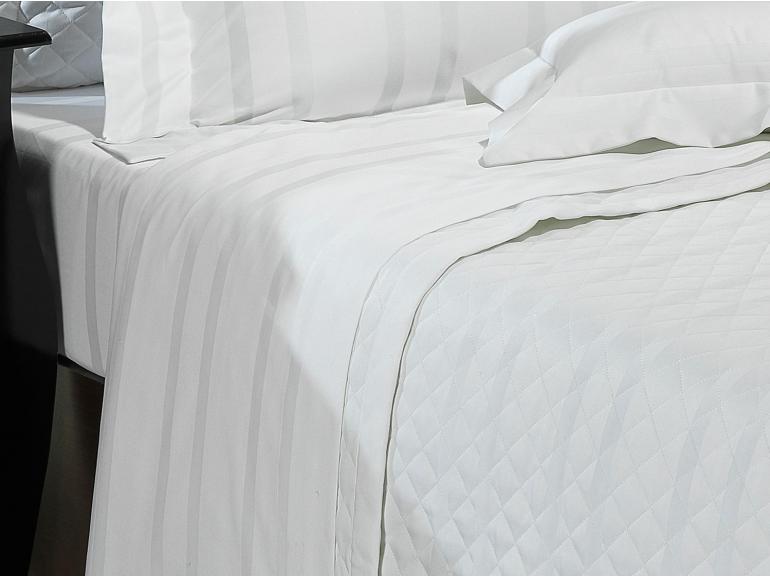 Kit: 1 Cobre-leito Casal + 2 porta-travesseiros Cetim 500 fios 100% Algodo - Bruxelas Branco - Dui Design