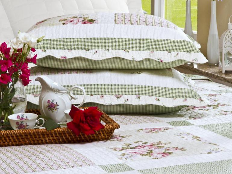 Kit: 1 Cobre-leito Queen PatchWork Bouti de Algodo  + 2 Porta-travesseiros - Chandra - Dui Design