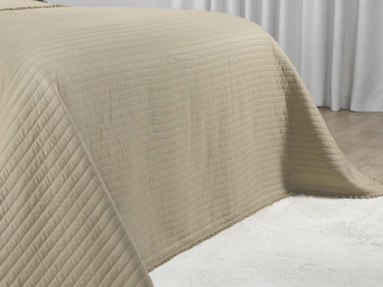 Kit: 1 Cobre-leito Pompom King Bouti de Microfibra Ultrasonic  + 2 Porta-travesseiros - Charme Bege - Dui Design