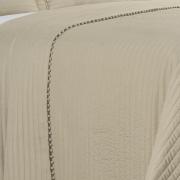 Kit: 1 Cobre-leito Pompom King Bouti de Microfibra Ultrasonic  + 2 Porta-travesseiros - Charme Bege - Dui Design