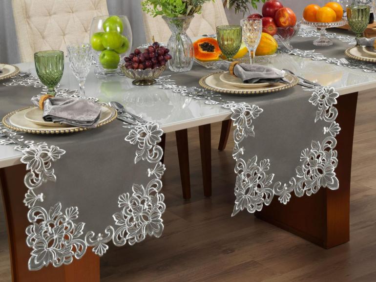 Trilho de Mesa com Bordado Richelieu 45x170cm Avulso - Classic Taupe - Dui Design