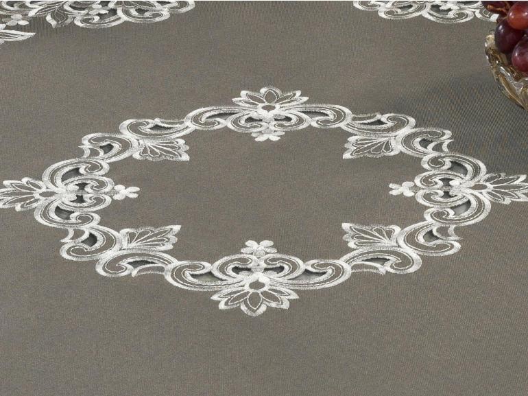 Centro de Mesa Quadrado com Bordado Richelieu 85x85cm - Classic Taupe - Dui Design