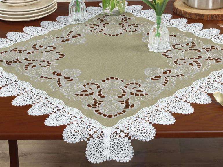Centro de Mesa Quadrado com Bordado Richelieu 85x85cm - Copenhague Bege - Dui Design