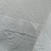 Kit: 1 Cobre-leito Casal + 2 Porta-travesseiros Microfibra Toque Acetinado com Bordado Ingls - Copenhague Branco - Dui Design