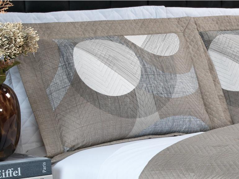 Kit: 1 Cobre-leito King Bouti de Microfibra Ultrasonic Estampada + 2 Porta-travesseiros - Dicaprio Taupe - Dui Design