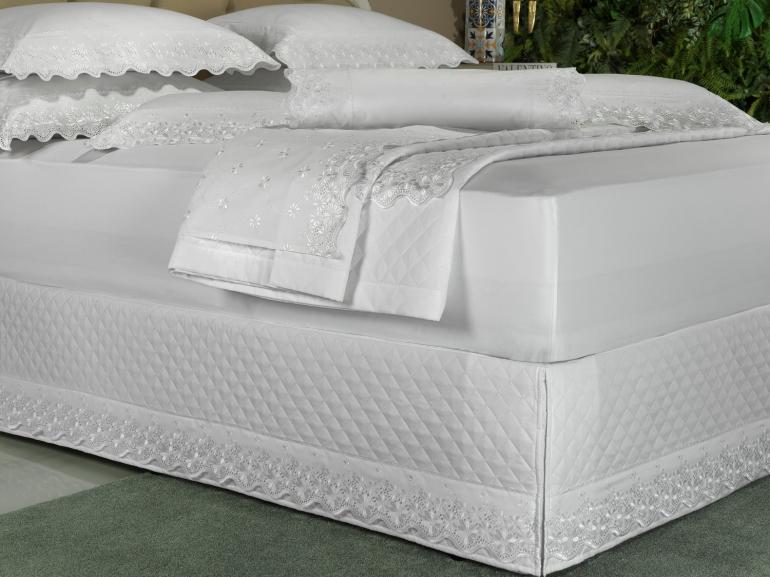 Saia para cama Box Matelassada com Bordado Inglês King - Fiori Branco - Dui Design