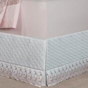 Saia para cama Box Matelassada com Bordado Inglês Casal - Florata Branco e Rosa Velho - Dui Design