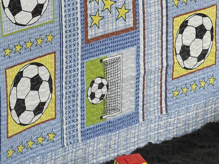 Kit: 1 Cobre-leito Solteiro Bouti de Microfibra PatchWork + 1 Porta-travesseiro - Futebol - Dui Design