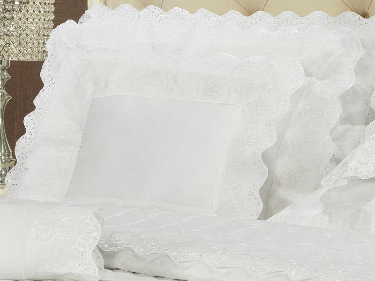 Kit: 1 Cobre-leito Casal + 2 porta-travesseiros Cetim de Algodo 300 fios com Bordado Ingls - Glamour Branco - Dui Design