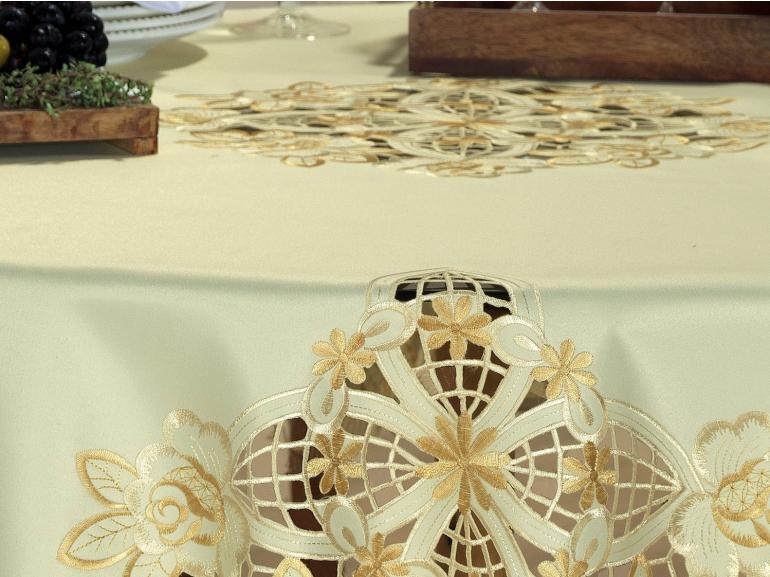 Toalha de Mesa com Bordado Richelieu Redonda 175cm - Godiva Bege - Dui Design