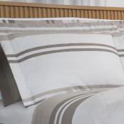 Kit: 1 Cobre-leito King + 2 Porta-travesseiros Percal 200 fios - Gregor Taupe - Dui Design