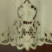 Toalha de Mesa com Bordado Richelieu Redonda 180cm - Kate Linen - Dui Design