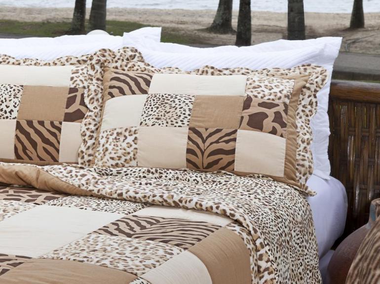 Kit: 1 Cobre-leito Solteiro PatchWork + 1 Porta-travesseiro - Leopardo - Corttex