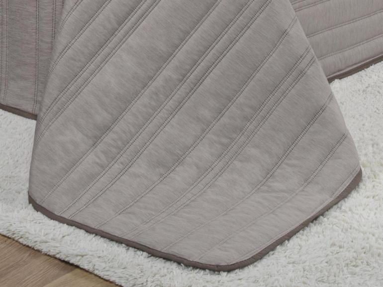 Kit: 1 Cobre-leito efeito Linho Queen Bouti de Microfibra Ultrasonic + 2 Porta-travesseiros - Linum Noz Moscada - Dui Design