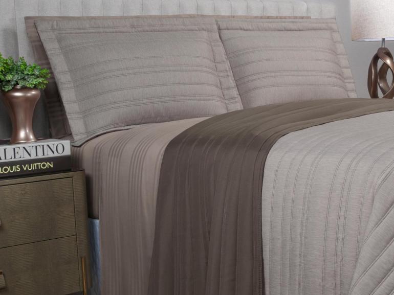 Kit: 1 Cobre-leito efeito Linho Queen Bouti de Microfibra Ultrasonic + 2 Porta-travesseiros - Linum Noz Moscada - Dui Design
