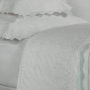 Kit: 1 Cobre-leito Casal + 2 porta-travesseiros Percal 200 fios com Bordado Inglês - Lucerna Branco - Dui Design