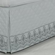 Saia para cama Box Matelassada com Bordado Inglês Casal - Lucerna Cinza - Dui Design