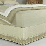 Saia para cama Box Matelassada com Bordado Inglês King - Luxury Marfim - Dui Design