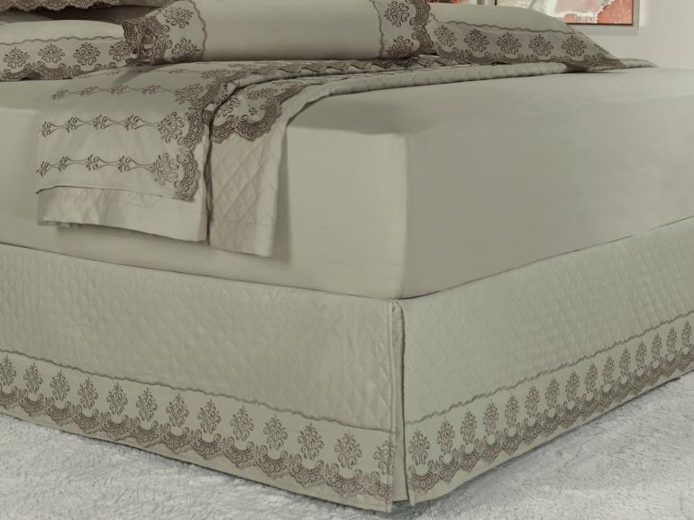 Saia para cama Box Matelassada com Bordado Ingls Queen - Marbella Bege - Dui Design