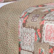 Kit: 1 Cobre-leito King Bouti de Microfibra Ultrasonic Estampada + 2 Porta-travesseiros - Mary Bege e Carmim - Dui Design