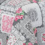 Kit: 1 Cobre-leito King Bouti de Microfibra Ultrasonic Estampada + 2 Porta-travesseiros - Mary Cinza e Rosa - Dui Design