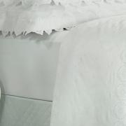 Kit: 1 Cobre-leito Casal + 2 porta-travesseiros Cetim de Algodão 300 fios com Bordado Inglês - Medallion Branco - Dui Design