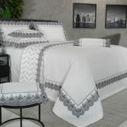 Kit: 1 Cobre-leito Casal + 2 porta-travesseiros Percal 200 fios com Bordado Inglês - Monaco Branco e Grafite - Dui Design