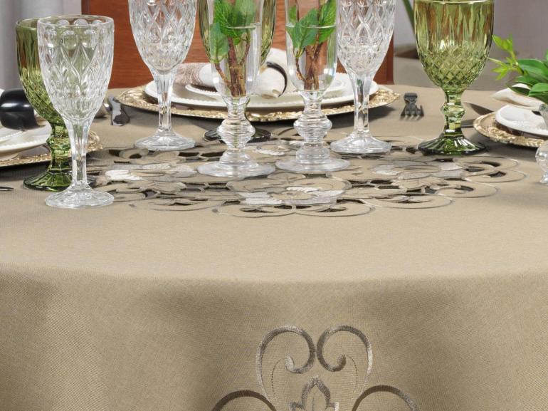 Toalha de Mesa com Bordado Richelieu Redonda 175cm - Monalisa Bege - Dui Design