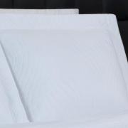 Kit: 1 Cobre-leito Casal Bouti de Microfibra Ultrasonic  + 2 Porta-travesseiros - Oceano Branco - Dui Design