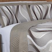 Kit: 1 Cobre-leito King Bouti de Microfibra Ultrasonic Estampada + 2 Porta-travesseiros - Onda Taupe - Dui Design