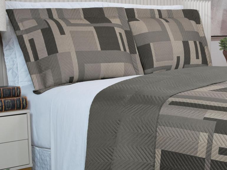Kit: 1 Cobre-leito King Bouti de Microfibra Ultrasonic Estampada + 2 Porta-travesseiros - Oslo Taupe - Dui Design