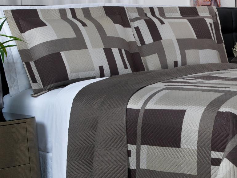 Kit: 1 Cobre-leito Queen Bouti de Microfibra Ultrasonic Estampada + 2 Porta-travesseiros - Oslo Taupe - Dui Design
