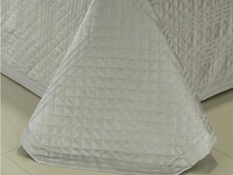 Kit: 1 Cobre-leito Casal + 2 porta-travesseiros Cetim 300 fios 100% Algodo - Quito Cinza - Dui Design