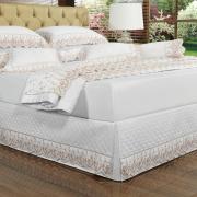 Saia para cama Box Matelassada com Bordado Ingls King - Ravenna Branco e Rosa Velho - Dui Design