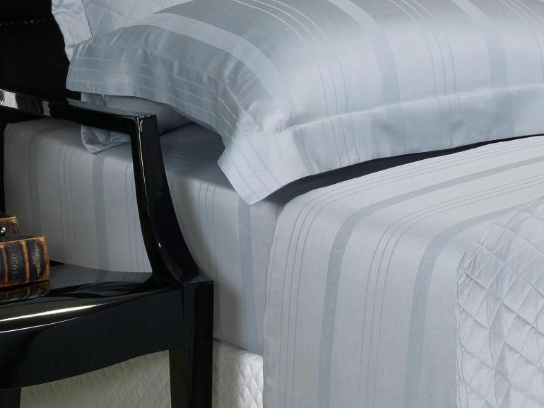 Kit: 1 Cobre-leito King + 2 porta-travesseiros Cetim 300 fios - Riviera Azul - Dui Design