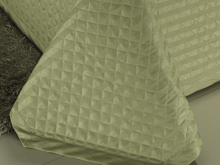 Kit: 1 Cobre-leito Casal + 2 porta-travesseiros Cetim 300 fios 100% Algodo - Royally Verde Oliva - Dui Design