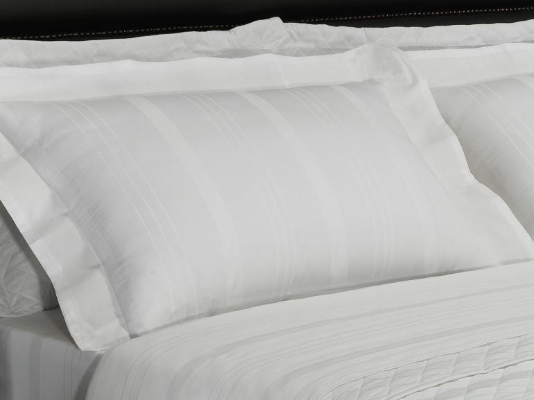 Kit: 1 Cobre-leito Solteiro + 1 porta-travesseiro Cetim 300 fios - Santorini Branco - Dui Design
