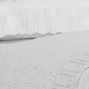 Kit: 1 Cobre-leito Queen + 2 porta-travesseiros Percal 200 fios com Bordado Ingls - Sofia Branco - Dui Design