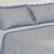 Kit: 1 Cobre-leito Casal Bouti Bordada de Microfibra + 2 Porta-travesseiros - Thane Azul Porcelana - Dui Design