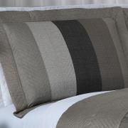 Kit: 1 Cobre-leito Casal Bouti de Microfibra Ultrasonic Estampada + 2 Porta-travesseiros - Toshima Taupe - Dui Design