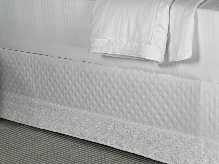 Saia para cama Box Matelassada com Bordado Inglês Queen - Venetian Branco - Dui Design