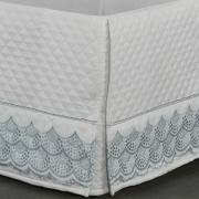 Saia para cama Box Matelassada com Bordado Ingls King - Veneto Branco e Azul - Dui Design