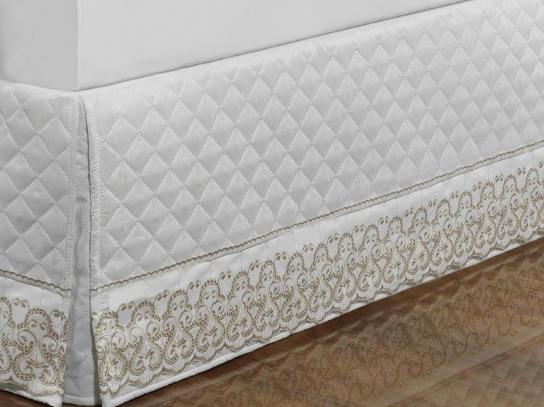 Saia para cama Box Matelassada com Bordado Ingls Solteiro - Venice Branco e Camura - Dui Design